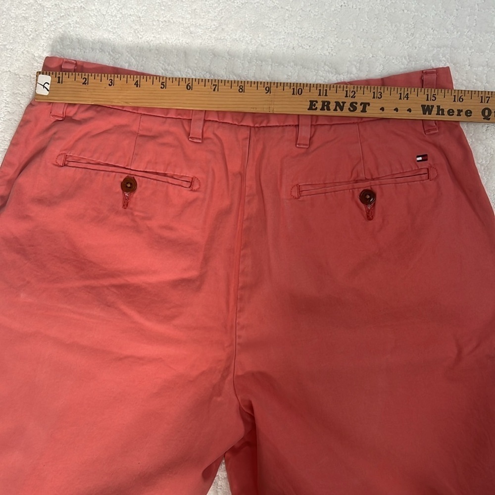 Tommy Hilfiger classic fit salmon pink chino shorts with pockets size 32 - Picture 4 of 6